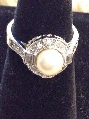 VTG 70/80's Silvertone Cultured Pearl Filigree Bezeled Surrounded by Rhinestones